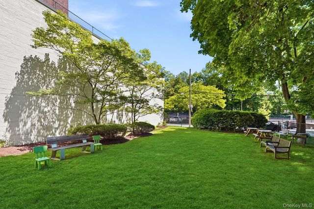 196 Garth Road 2F, Scarsdale, NY 10583
