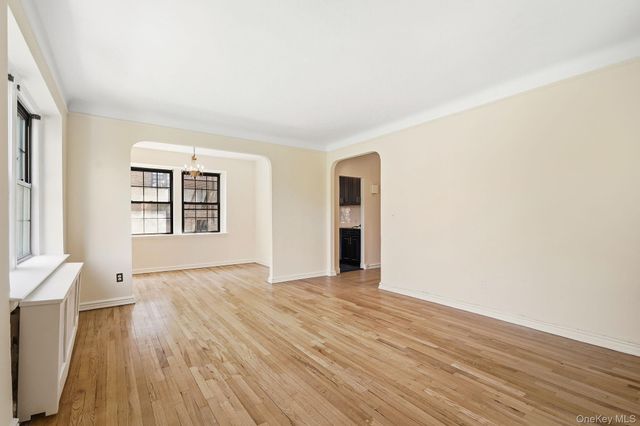 196 Garth Road 2F, Scarsdale, NY 10583
