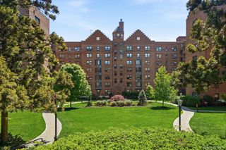 196 Garth Road 2F, Scarsdale, NY 10583