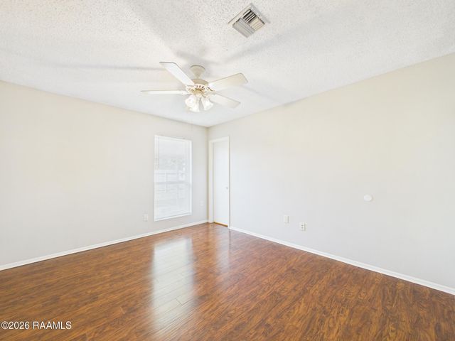 135 Longfellow Drive, Lafayette, LA 70503