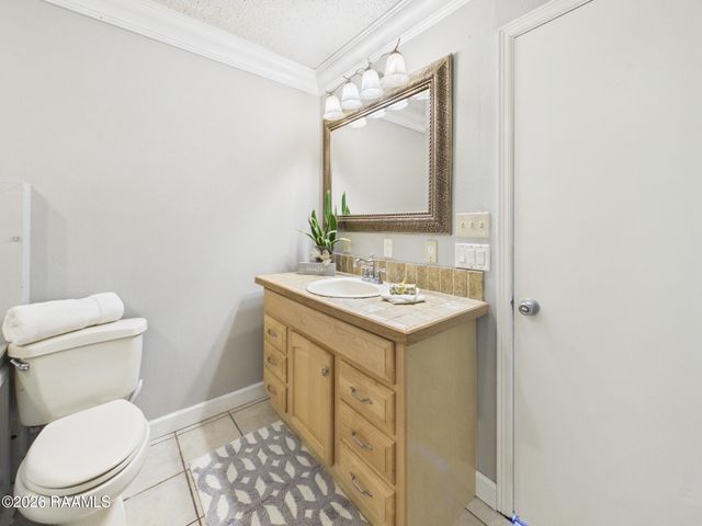 135 Longfellow Drive, Lafayette, LA 70503