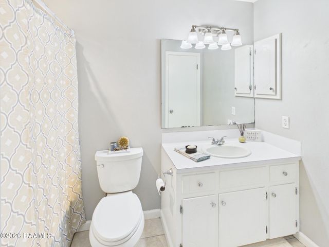 135 Longfellow Drive, Lafayette, LA 70503