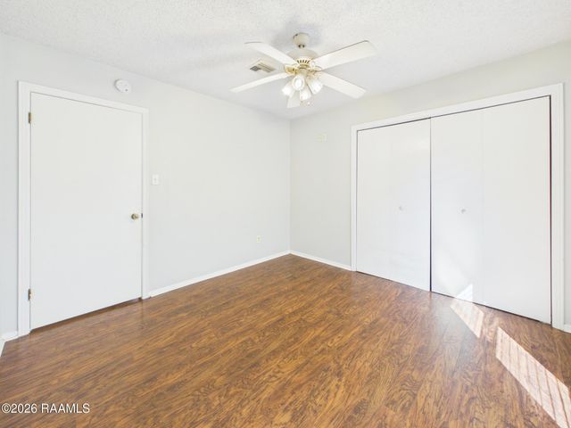 135 Longfellow Drive, Lafayette, LA 70503