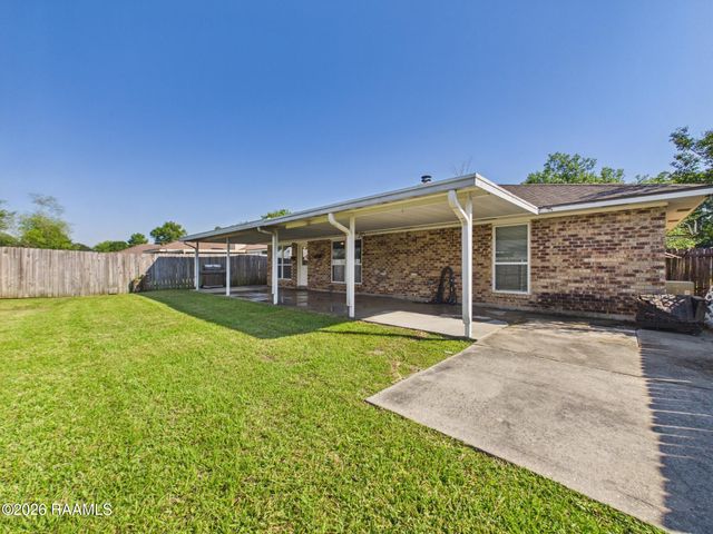 135 Longfellow Drive, Lafayette, LA 70503