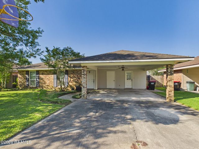 135 Longfellow Drive, Lafayette, LA 70503