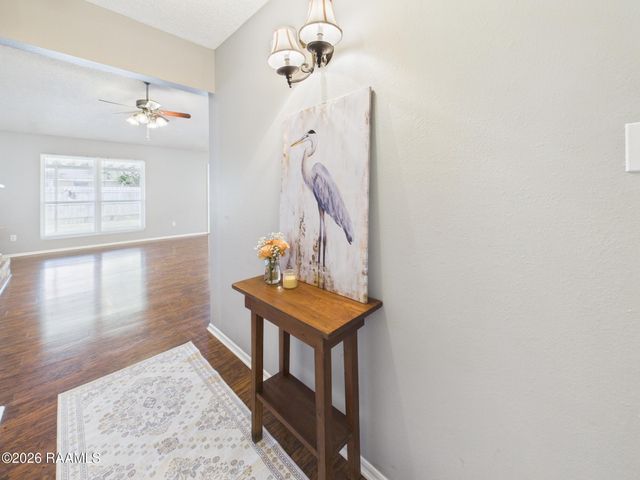 135 Longfellow Drive, Lafayette, LA 70503