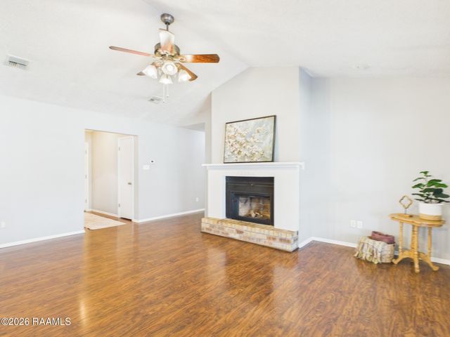 135 Longfellow Drive, Lafayette, LA 70503