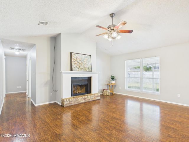 135 Longfellow Drive, Lafayette, LA 70503