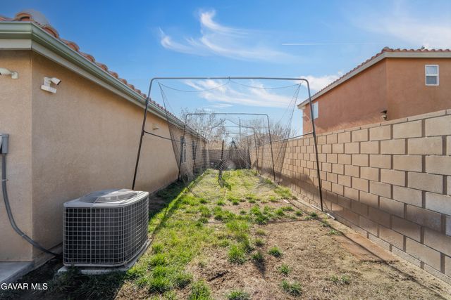 3033 Via De Flores, Lancaster, CA 93535