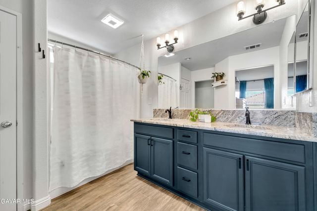 3033 Via De Flores, Lancaster, CA 93535