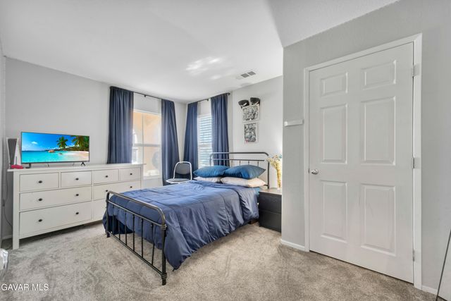 3033 Via De Flores, Lancaster, CA 93535