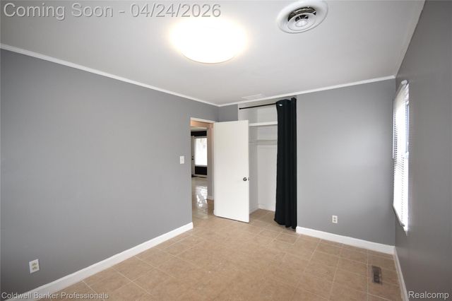 10311 Saratoga Street, Oak Park, MI 48237