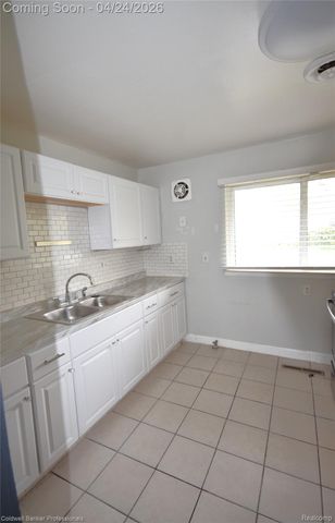 10311 Saratoga Street, Oak Park, MI 48237