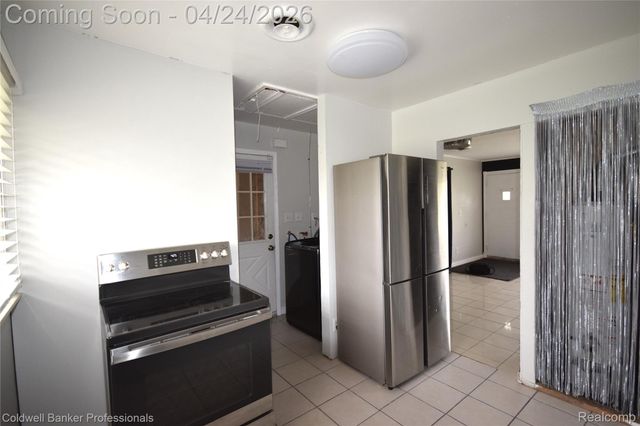 10311 Saratoga Street, Oak Park, MI 48237