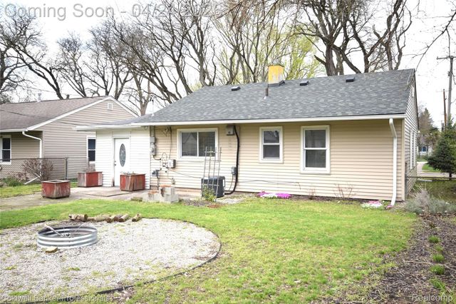 10311 Saratoga Street, Oak Park, MI 48237