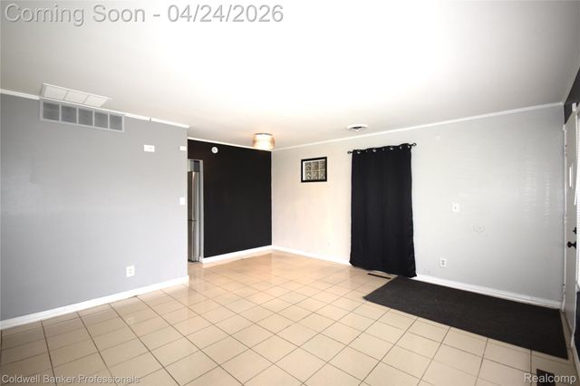 10311 Saratoga Street, Oak Park, MI 48237