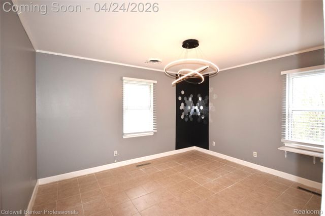 10311 Saratoga Street, Oak Park, MI 48237