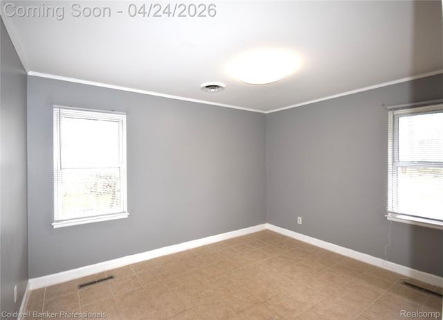 10311 Saratoga Street, Oak Park, MI 48237