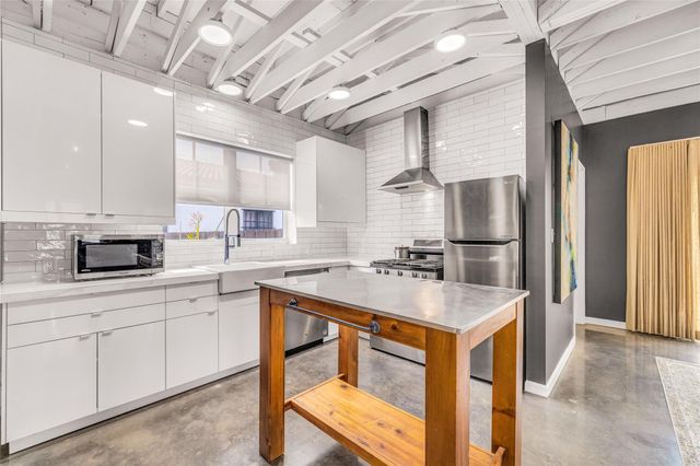 11 SE 13th Street, Fort Lauderdale, FL 33316