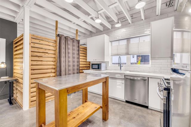 11 SE 13th Street, Fort Lauderdale, FL 33316