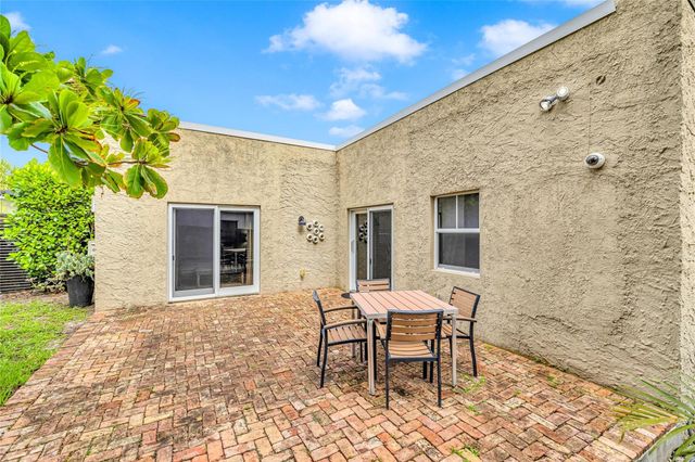 11 SE 13th Street, Fort Lauderdale, FL 33316