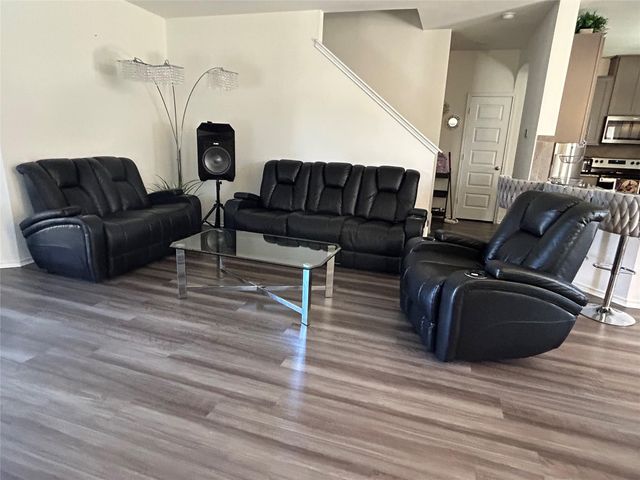 420 Lt Rusty DR, Jarrell, TX 76537