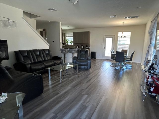 420 Lt Rusty DR, Jarrell, TX 76537