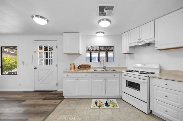 995 Pomona Road 88, Corona, CA 92882