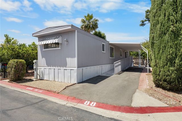 995 Pomona Road 88, Corona, CA 92882