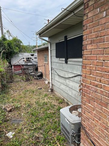 16112 Wolcott Avenue, Markham, IL 60428