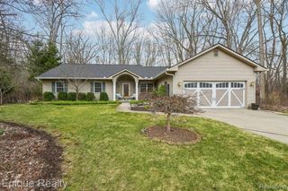 24871 Edgemont Drive, Southfield, MI 48033