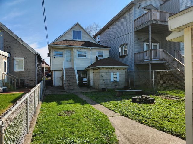 1525 121st Street, Whiting, IN 46394