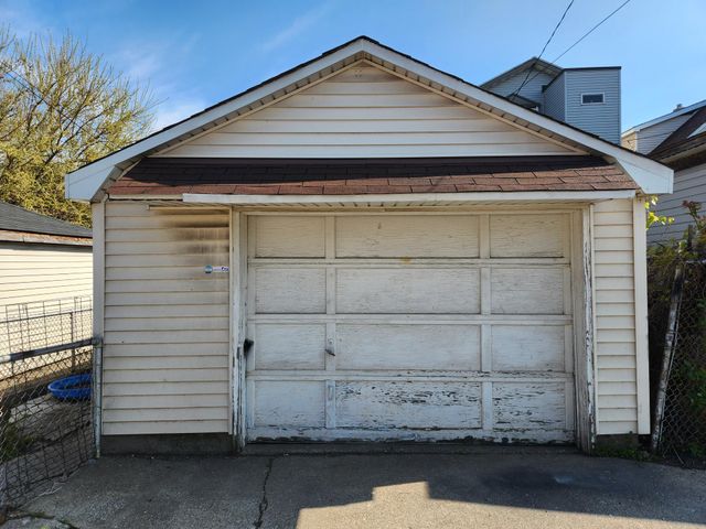 1525 121st Street, Whiting, IN 46394