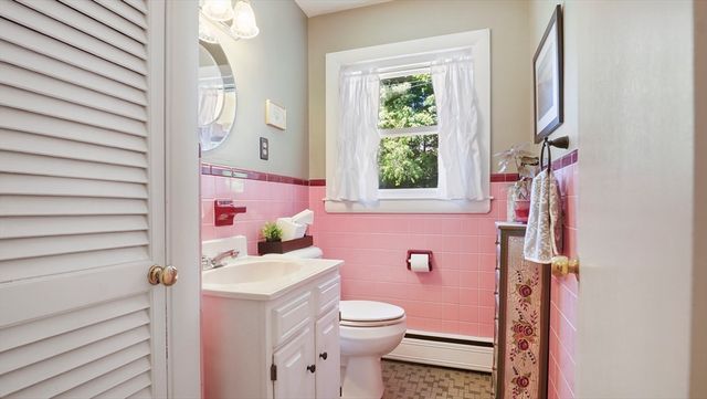 175 Krysiak Ave, Fitchburg, MA 01420