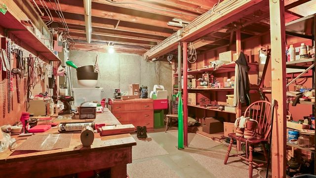 175 Krysiak Ave, Fitchburg, MA 01420