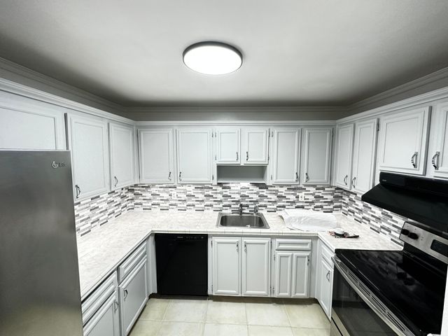 5050 NW 7TH Street 602, Miami, FL 33126