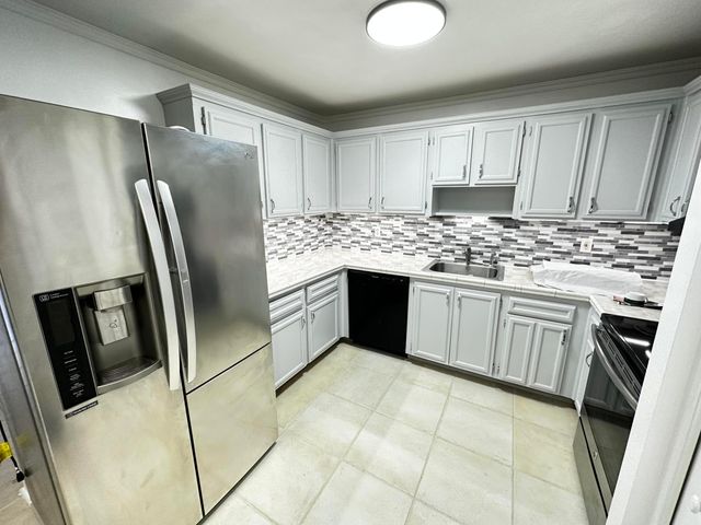 5050 NW 7TH Street 602, Miami, FL 33126