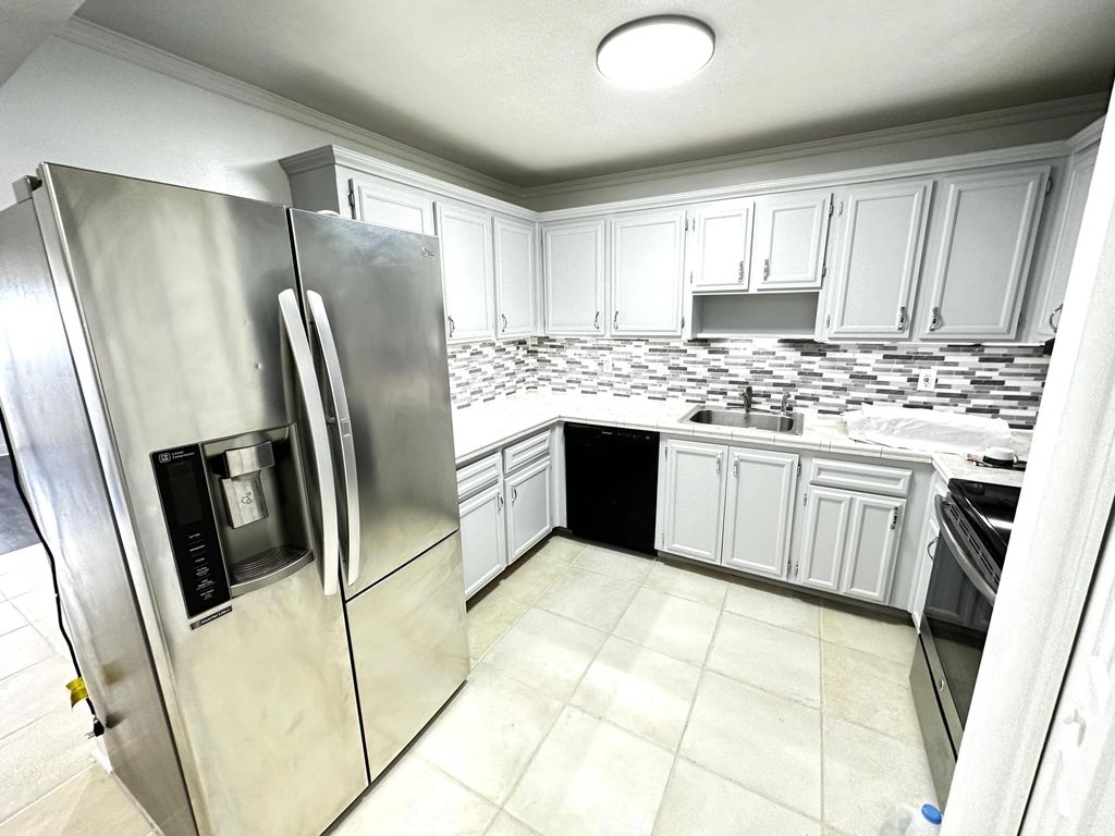5050 NW 7TH Street 602, Miami, FL 33126