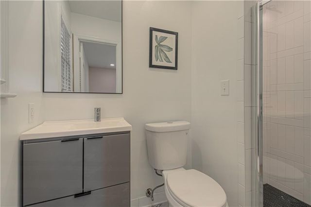 8020 Juniper Street, Prairie Village, KS 66208