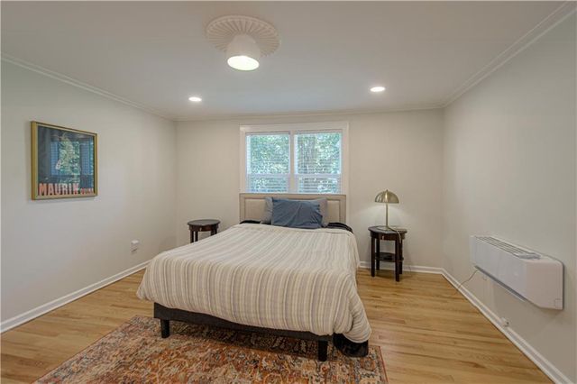 8020 Juniper Street, Prairie Village, KS 66208