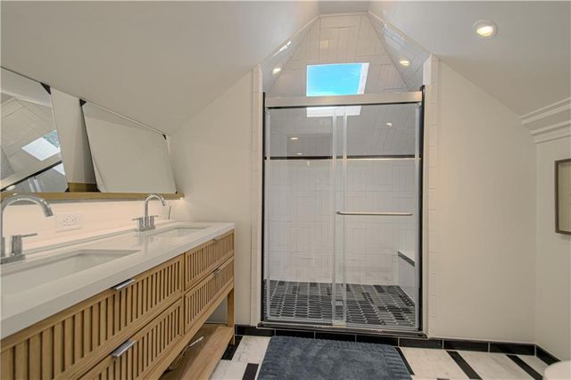 8020 Juniper Street, Prairie Village, KS 66208