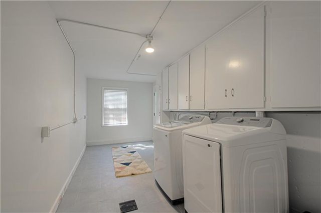 8020 Juniper Street, Prairie Village, KS 66208
