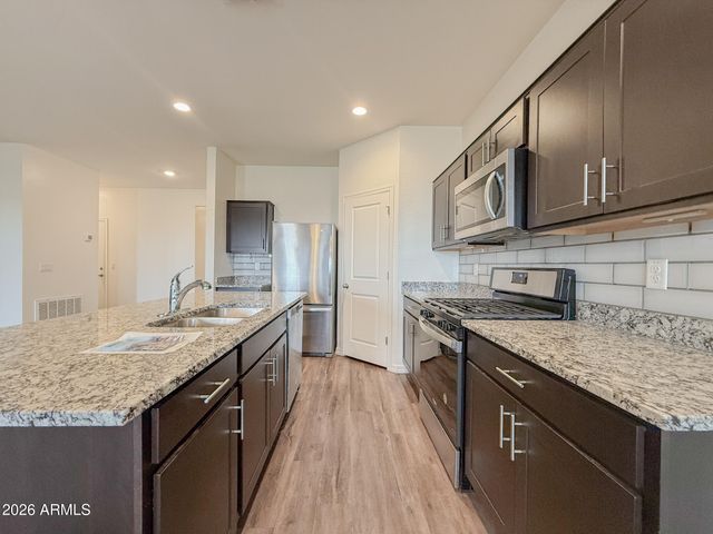 5815 N 195TH Drive, Litchfield Park, AZ 85340