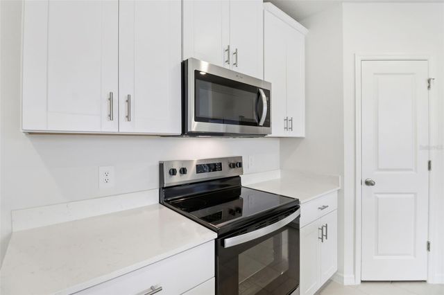 690 MUHLY WAY, Lady Lake, FL 32159