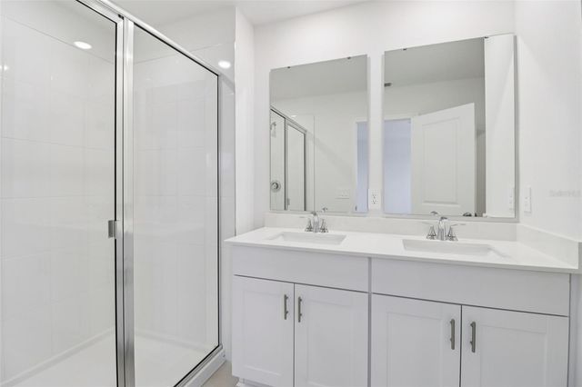 690 MUHLY WAY, Lady Lake, FL 32159