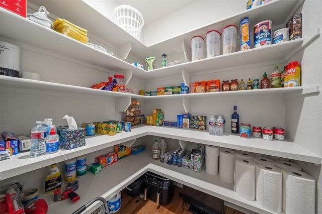 8808 N Clarion Avenue, Kansas City, MO 64153