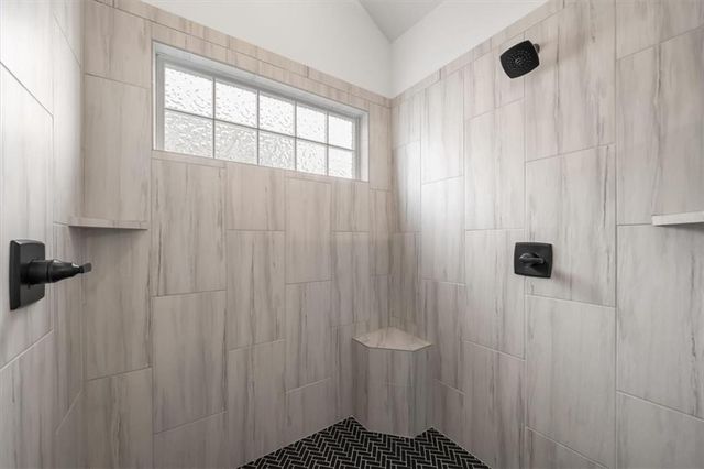 8808 N Clarion Avenue, Kansas City, MO 64153