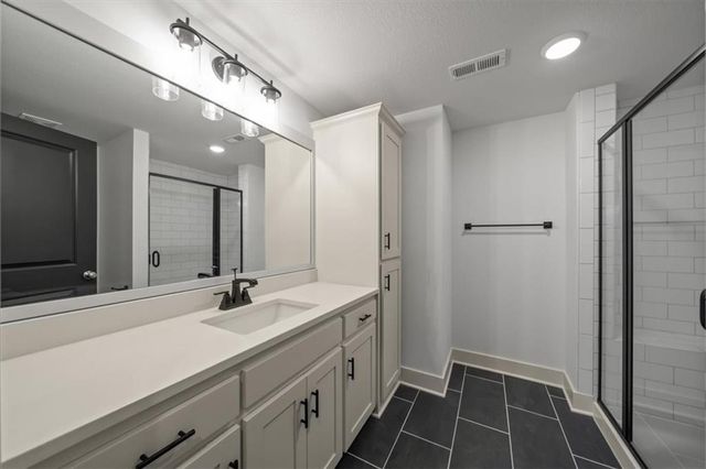 8808 N Clarion Avenue, Kansas City, MO 64153