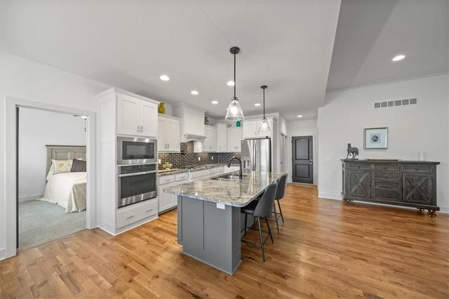 8808 N Clarion Avenue, Kansas City, MO 64153