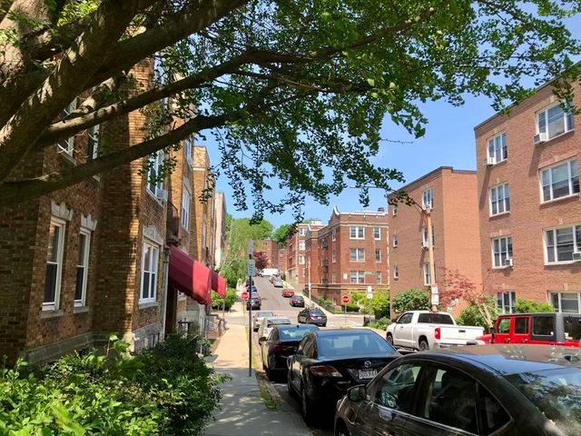 26 Chiswick Rd 6, Boston, MA 02135